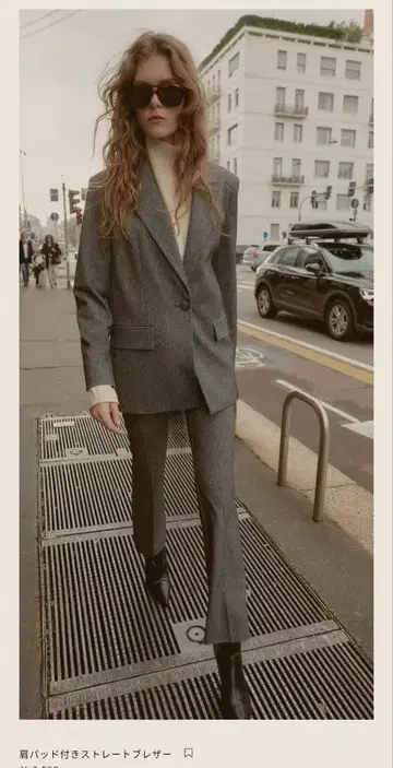 ZARA 어깨 패드 스트레이트 블레이저