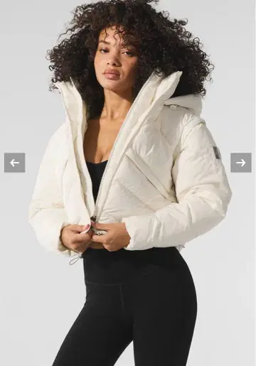 alo 화이트 후드 부착 다운 자켓 미사용 새상품 사이즈 M