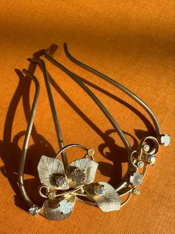 레인클로드 Reine Claude의 골드 헤어콤