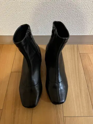 블랙 합성 피혁 숏부츠