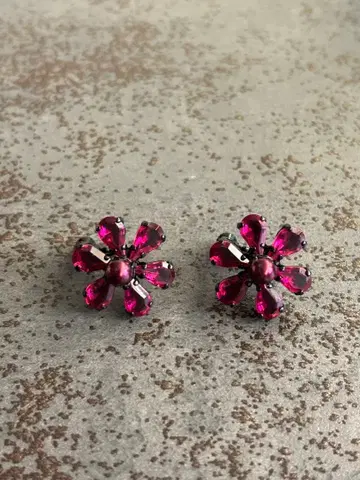 [ 빈티지 ] 꽃 모양 핑크 크리스탈 귀찌