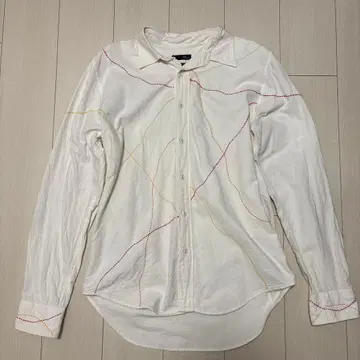 TORI-TO 컬러풀 스티치 화이트 긴팔 셔츠