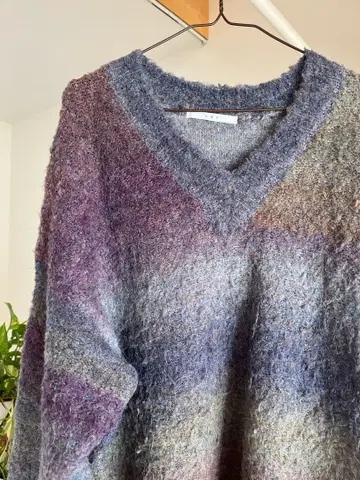 KBF 그라데이션 니트