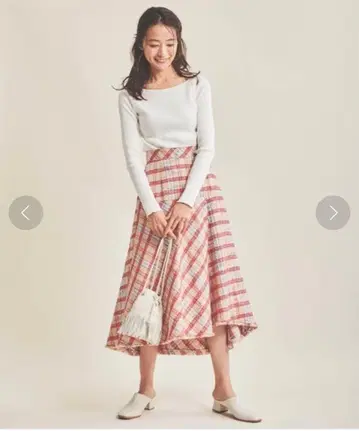 금요일까지 새상품 The Virgnia 체크 트위드 플레어 스커트