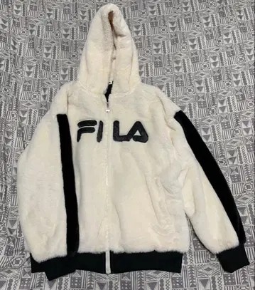 컨디션 최상 FILA 플리스 자켓 후드 부착 M