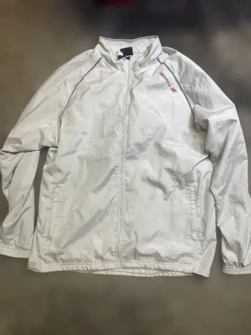 new balance 풀 지퍼 자켓 사이즈 0 활동성 좋음