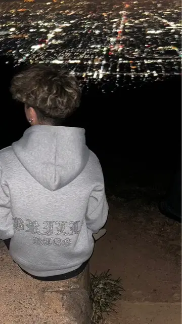 아담스 저글러 후드티