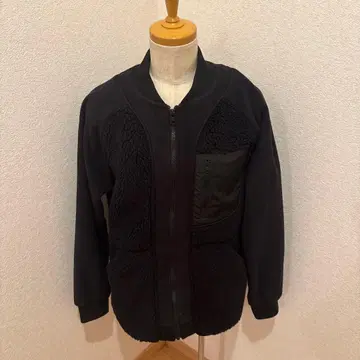 UNIQLO 화이트 마운티니어링 블랙 플리스 자켓