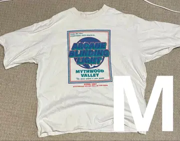 로고 화이트 t셔츠 M 사이즈 반팔 여름옷 약간 얼룩 있음