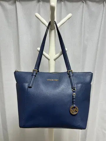 MICHAEL KORS 네이비 숄더백