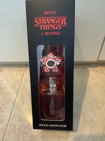 미개봉 새상품 STRANGER THINGS 리드 디퓨저 BK 빨간색