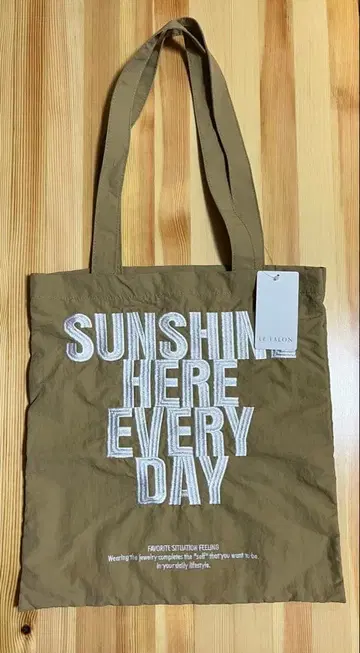 [ 새상품 미사용 택 포함 ] LETALON 메시지 토트