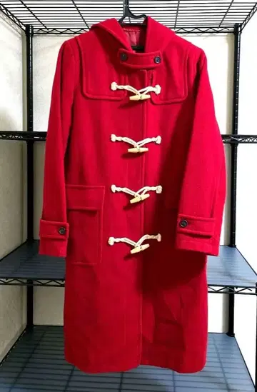 크리스마스 코디 i.n.e의 빨간색 더플 코트