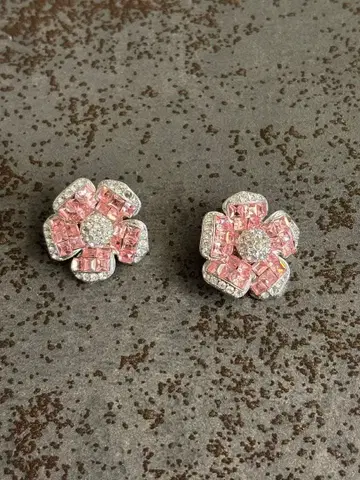 [ 빈티지 ] 꽃 모양 핑크 크리스탈 귀찌