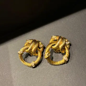 Vintage clip on earrings gold silver