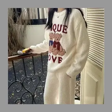 홀리데이 테디베어 패턴 룸웨어 젤라피케 파자마 상하의 세트 화이트