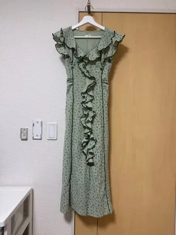 [ 릴리 브라운 ] 컷 프릴 원피스