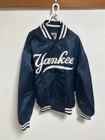 가격 인하 협상 가능 Yankees 바시티 자켓 네이비 M