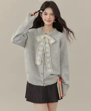 리본이 귀여운 포인트! 여자 모임 데이트에 딱 맞는 아우터