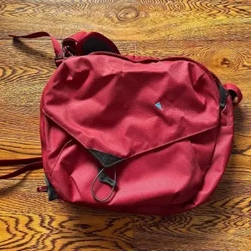 새상품 klattermusen 40460U 아웃도어 메신저 백 레드