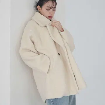 LIAN 보아 테일러드 코트