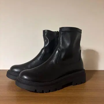 블랙 가죽 숏부츠 통굽