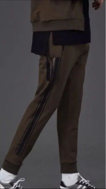 5351 페인트 라인 트랙 팬츠 44 s