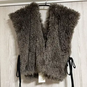 택 포함 새상품 Editt by YECCAVECCA 퍼 베스트