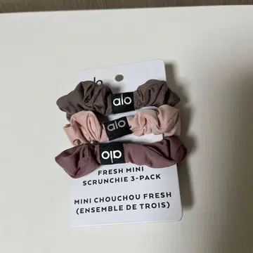 Alo Yoga 미니 스크런치 3개 세트