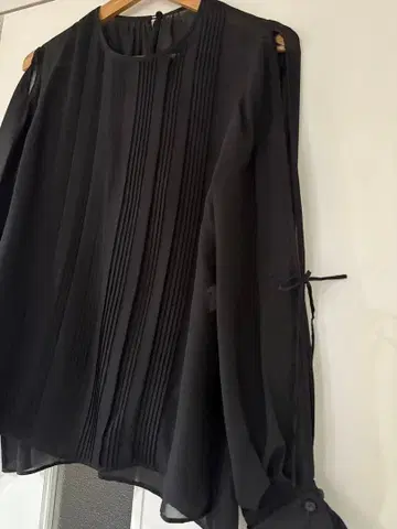 다이앤 폰 파스텐버그 블랙 쉬폰 블라우스