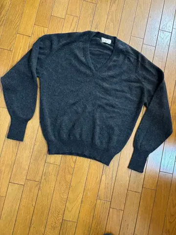 Scottish Tradition 캐시미어 100% V넥 스웨터