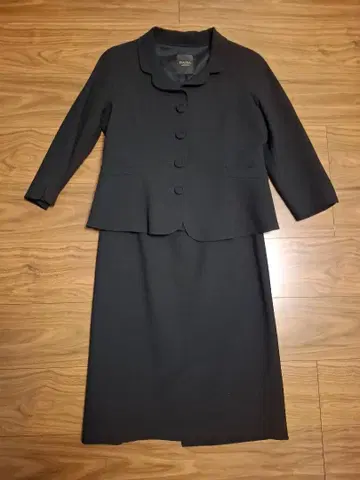 DAMA 블랙스 수트 수험 예복