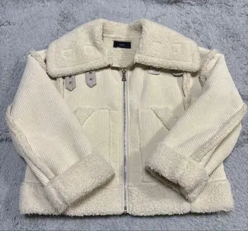 EMODA 숏 페이크 무스탕 블루종 아이보리