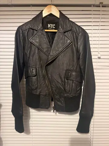 블랙 가죽 라이더 자켓