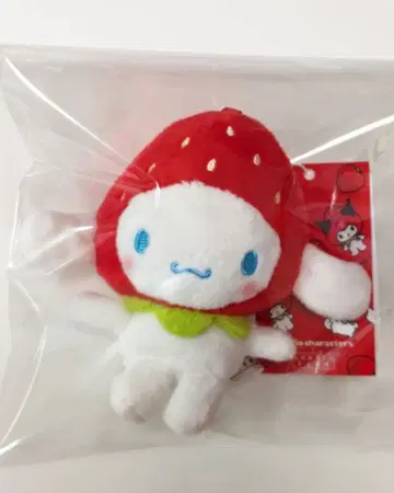 LOWRYS FARM 딸기신문 토이 키링 시나모롤