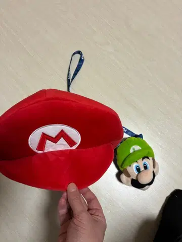 마리오 모자와 루이지 봉제 인형 세트