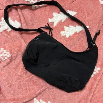 블랙 나일론 숄더백