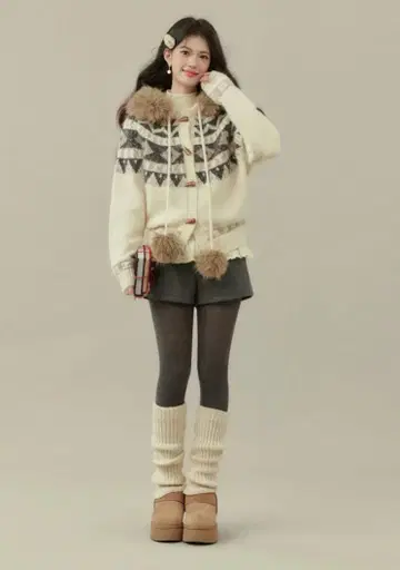 따뜻한 윈터 아우터, 여자 모임 데이트에 딱 맞는 후드 부착 후드티