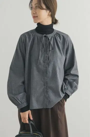 어반 리서치 도어스 축열 프릴 리본 블라우스