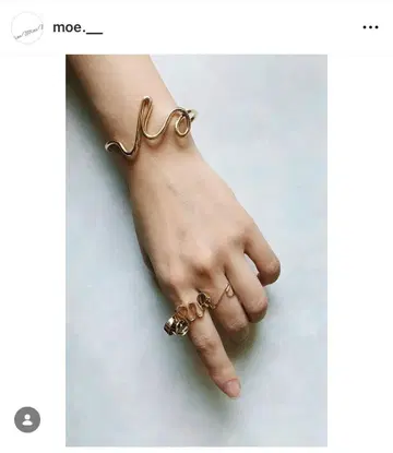 작가 moe 1점 놋쇠 뱅글 츠즈리