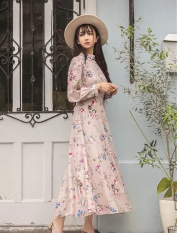 꽃무늬 롱 원피스 에밀리아 위즈