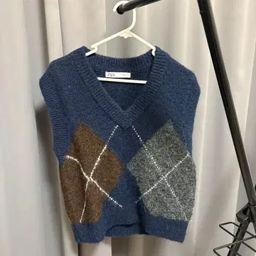 ZARA 네이비 아가일 무늬 니트 베스트