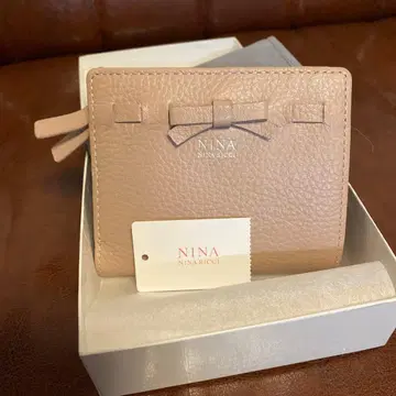 NINA 이단 접이식 지갑 핑크 베이지