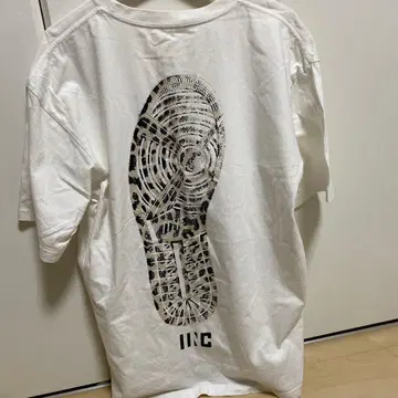 스니커즈 밑창 프린트 T셔츠 XL LINC