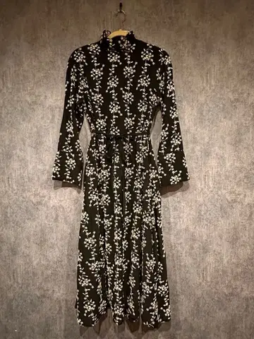 꽃무늬 긴팔 원피스