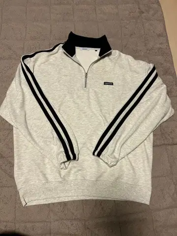 그레이 하프 지퍼 트레이닝복