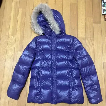 퍼 달린 후드 보라색 다운 자켓