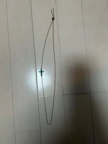 후카세 착용 터콰이즈 목걸이