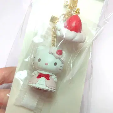 딸기 휘핑 헬로키티 키링