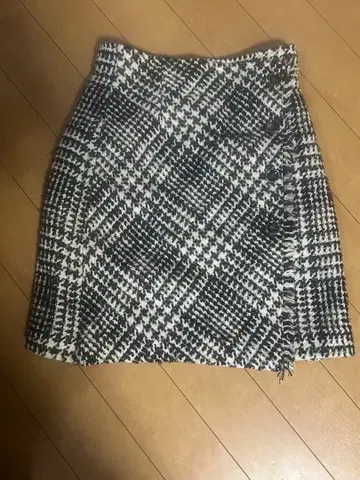 아푸와이저 리셰 Apuweiser-riche 변형 글렌체크 스커트